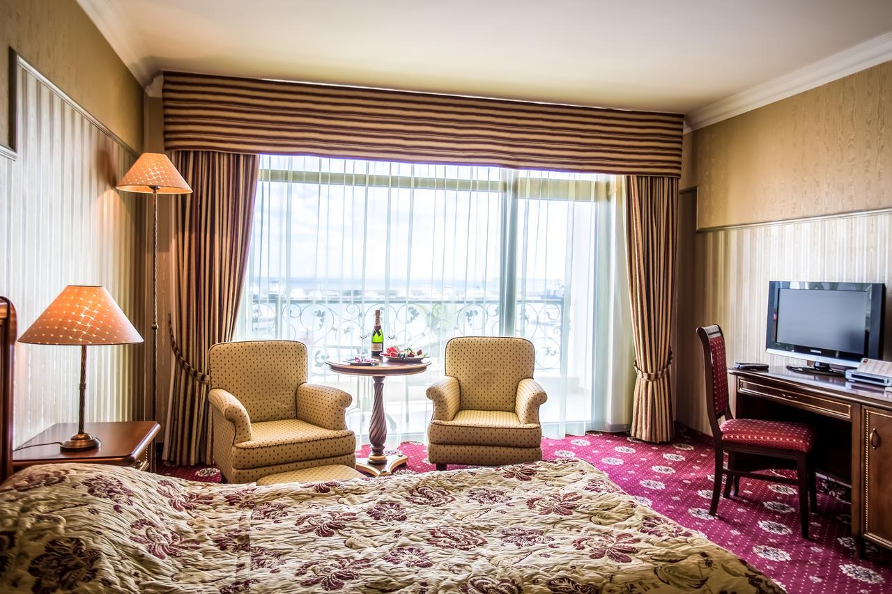 Hotel Palace Marina Dinevi Sveti Vlas Extérieur photo